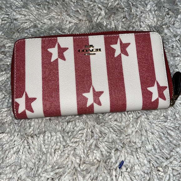 BNWOT authentic Coach wallet - Picture 7 of 7